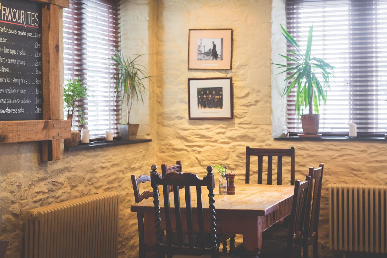 فندق Rose And Crown Yealmpton المظهر الخارجي الصورة